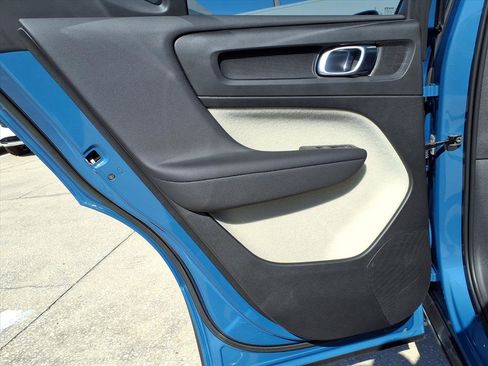 Certified 2023 Volvo XC40 B4 Plus w/ Driver Assist Package image 19