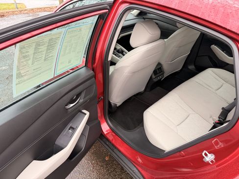 Certified 2025 Honda Accord LX image 11