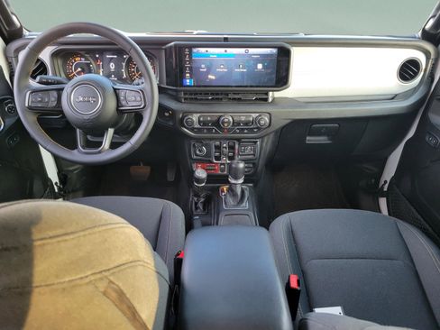 Used 2025 Jeep Wrangler Unlimited Sport AWD/4WD image 7