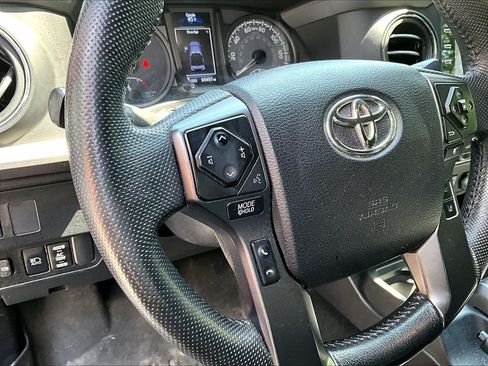 Used 2021 Toyota Tacoma TRD Off-Road w/ Technology Package AWD/4WD image 20