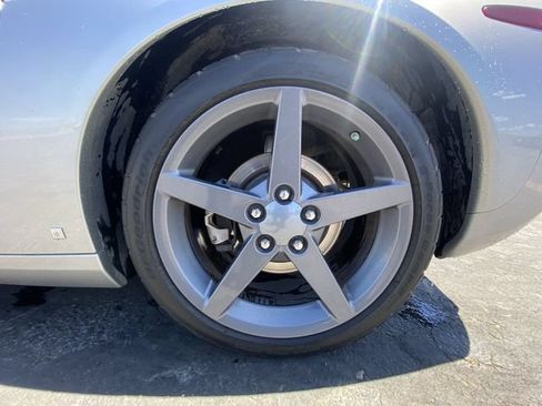 Used 2006 Chevrolet Corvette Coupe w/ Preferred Equipment Group RWD image 10
