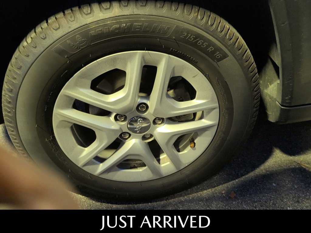 Used 2019 Jeep Compass Sport w/ Tech Group FWD image 11