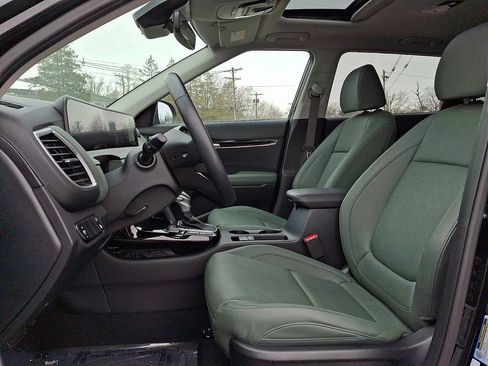Certified 2025 Kia Seltos SX w/ SX Sunroof Package image 14