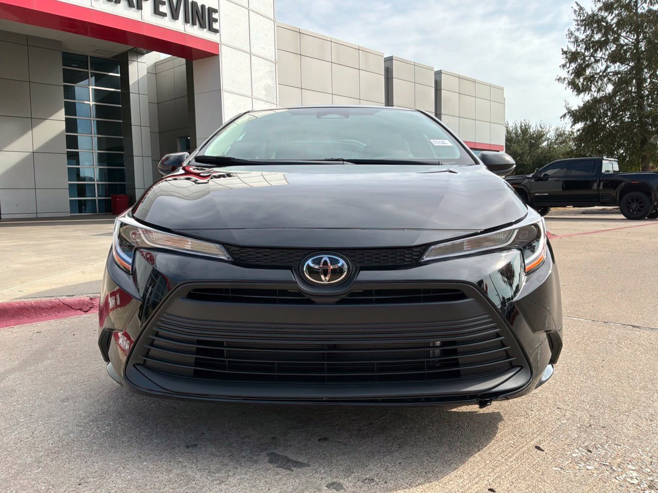 Used 2026 Toyota Corolla LE FWD image 3