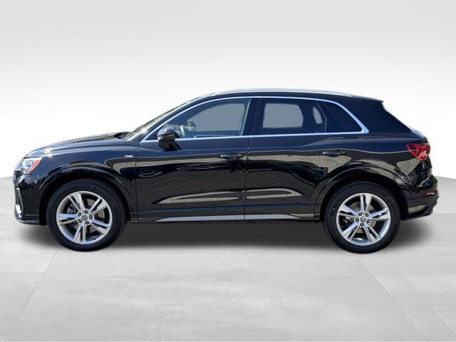 Used 2020 Audi Q3 2.0T Premium w/ Convenience Package AWD/4WD image 4