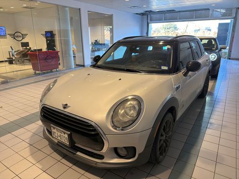 Used 2019 MINI Cooper Clubman ALL4 image 1