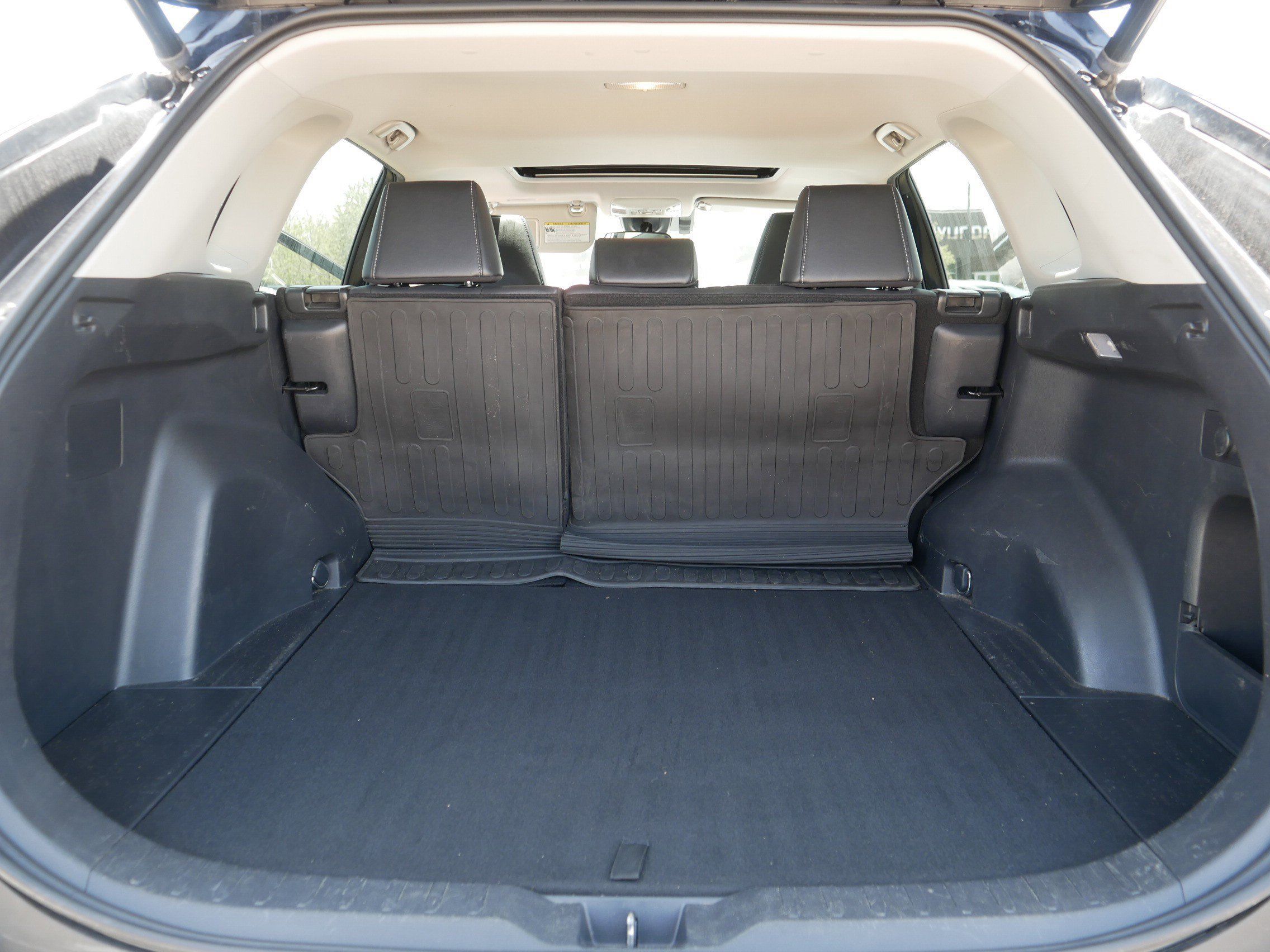 Used 2021 Toyota RAV4 XLE Premium AWD/4WD image 17