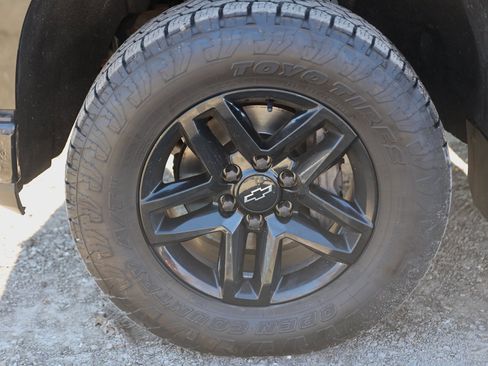 Used 2020 Chevrolet Silverado 1500 Custom Trail Boss w/ Custom Convenience Package image 15