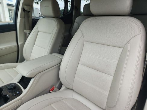 Used 2023 GMC Acadia Denali w/ Denali Technology Package AWD/4WD image 22