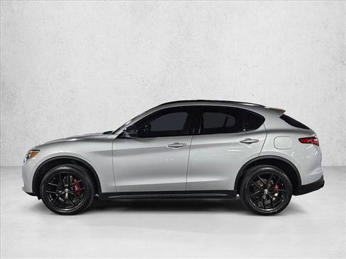 Used 2020 Alfa Romeo Stelvio w/ Nero Edizione image 9