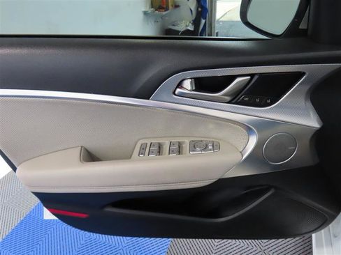 Used 2022 Genesis G70 2.0T w/ Prestige Package image 10