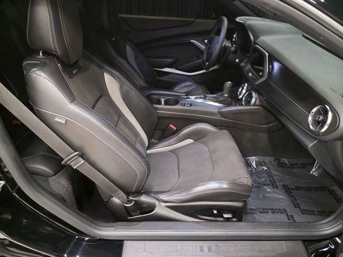 Used 2022 Chevrolet Camaro SS RWD image 2