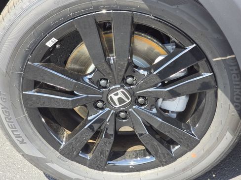 New 2026 Honda HR-V Sport image 4