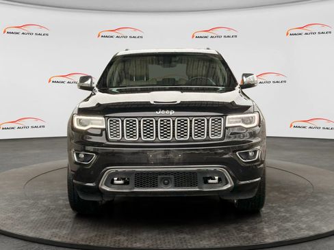 Used 2019 Jeep Grand Cherokee Overland AWD/4WD image 3