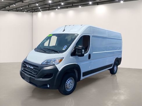 Used 2026 RAM ProMaster 2500 w/ Convenience Group FWD image 3