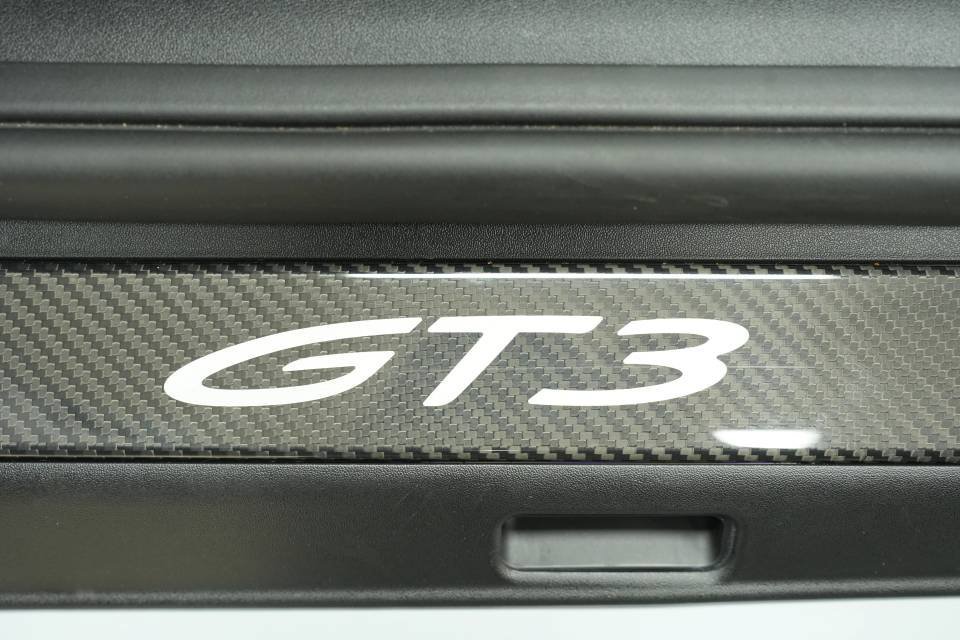 Certified 2022 Porsche 911 GT3 RWD image 34
