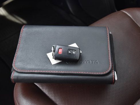 Used 2020 Toyota 4Runner Limited image 47