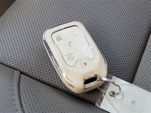 Used 2019 Chevrolet Suburban Premier image 32