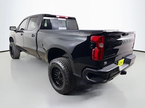 Used 2025 Chevrolet Silverado 1500 LT Trail Boss w/ Convenience Package II AWD/4WD image 8