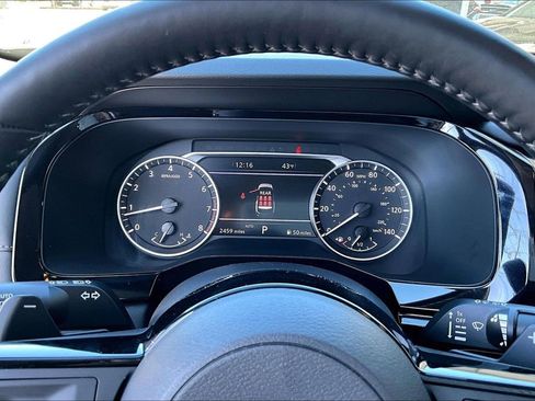 Used 2025 Nissan Pathfinder SL image 27