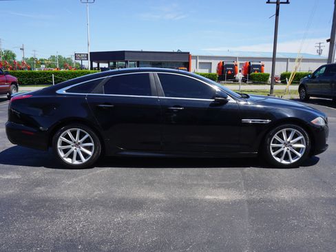 Used 2016 Jaguar XJ R-Sport RWD image 4