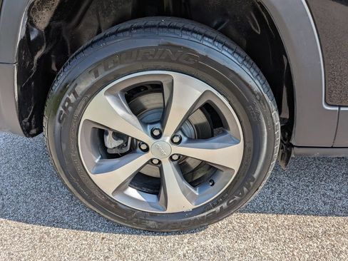 Used 2021 Jeep Cherokee Limited AWD/4WD image 18