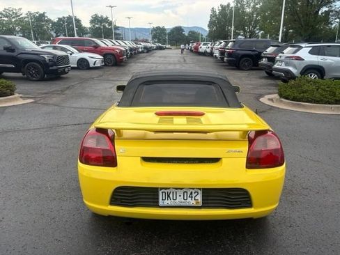 Used 2000 Toyota MR2 RWD image 6