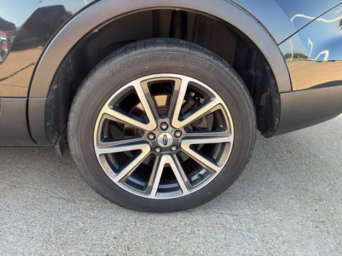Used 2015 Ford Explorer XLT w/ Equipment Group 202A FWD image 10