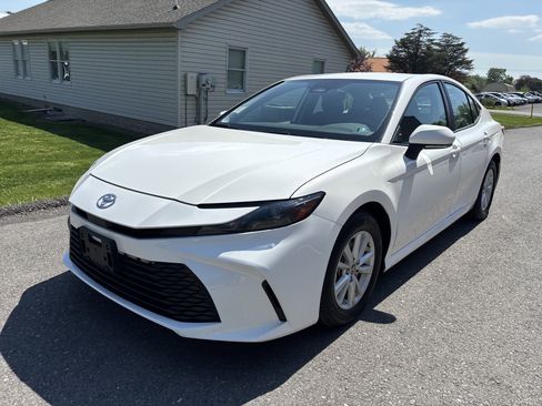Certified 2025 Toyota Camry LE FWD image 8