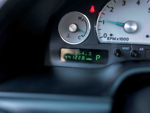 Used 2003 Ford Thunderbird Deluxe RWD image 62
