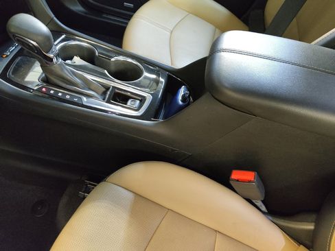 Used 2022 Chevrolet Equinox Premier FWD image 26