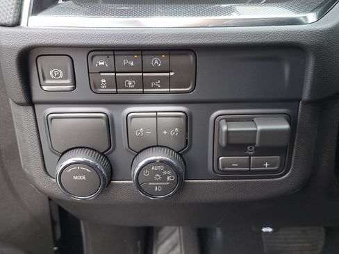 Used 2026 Chevrolet Suburban RST w/ Comfort Package RWD image 29