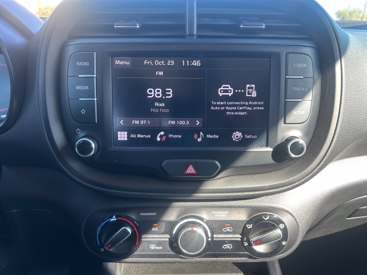 Used 2023 Kia Soul LX w/ LX Technology Package FWD image 11