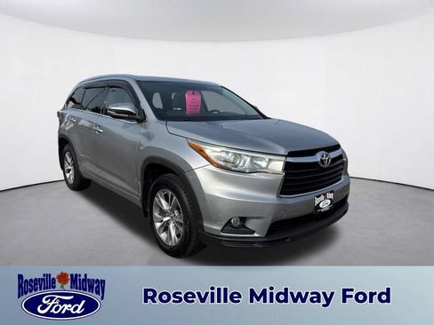 Used 2015 Toyota Highlander XLE AWD/4WD image 1