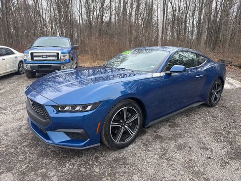 Used 2024 Ford Mustang Coupe image 4
