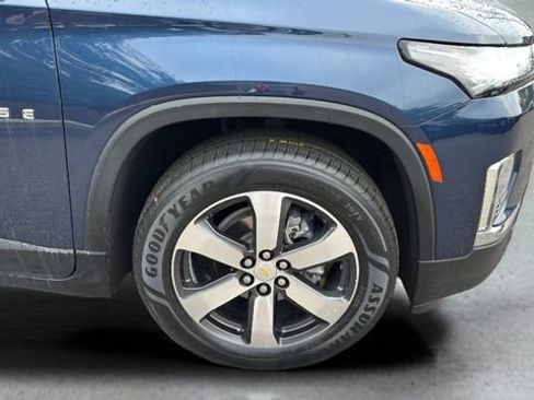 Used 2022 Chevrolet Traverse LT w/ LT Premium Package FWD image 35