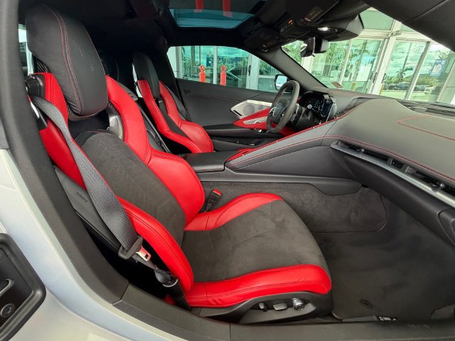 Used 2023 Chevrolet Corvette Stingray Preferred Cpe w/ Z51 Performance Package RWD image 4