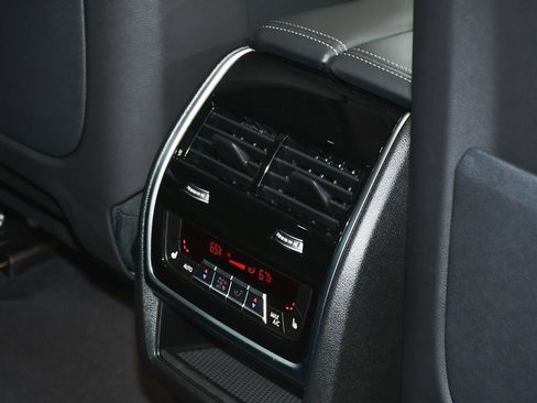 Used 2026 BMW X7 xDrive40i image 64