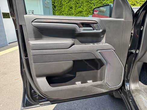 Used 2025 GMC Sierra 1500 SLT AWD/4WD image 15