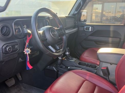 Used 2024 Jeep Wrangler Unlimited Rubicon 392 AWD/4WD image 7