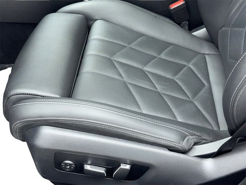 Used 2025 BMW 530i image 37