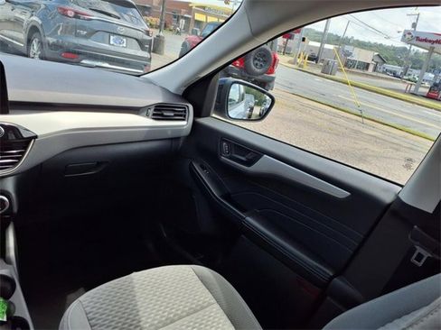 Certified 2022 Ford Escape SE w/ SE Sport Appearance Package image 14