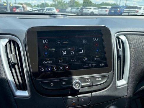 Used 2023 Chevrolet Malibu LT FWD image 17