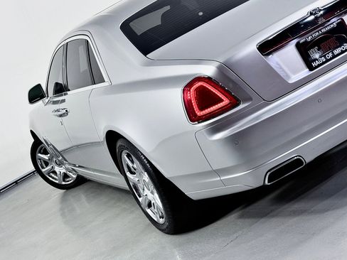 Used 2014 Rolls-Royce Ghost image 17
