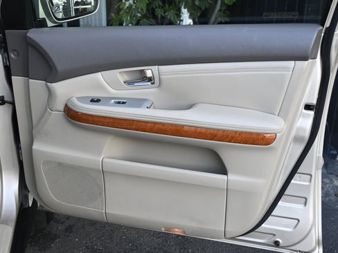 Used 2005 Lexus RX 330 AWD image 37