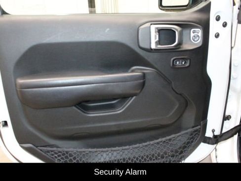 Used 2018 Jeep Wrangler Unlimited Sport S image 13