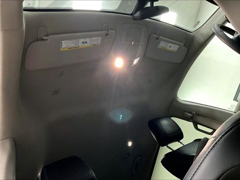 Used 2024 Chrysler Pacifica Touring-L image 27