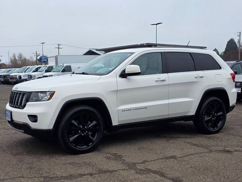 Used 2012 Jeep Grand Cherokee Altitude image 1