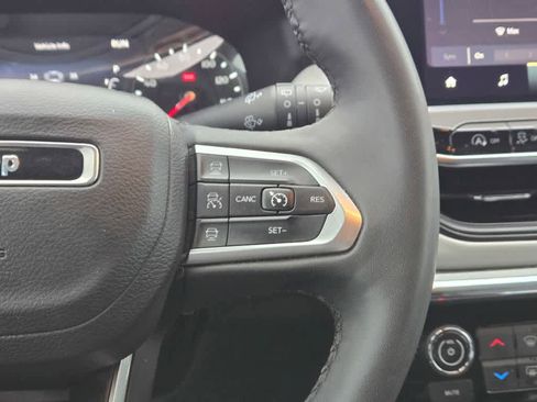 Used 2024 Jeep Compass Limited image 11