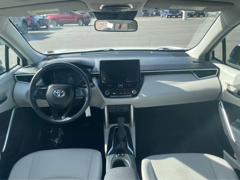 Used 2024 Toyota Corolla Cross L image 14